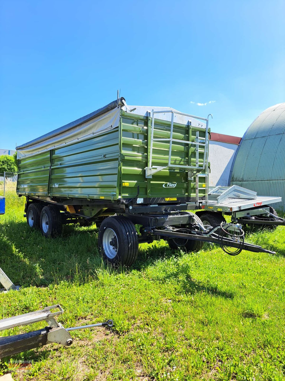 Kipper typu Fliegl DDK 240 / 7200mm Fox, Neumaschine v Rottenburg a.d. Laaber (Obrázek 1)