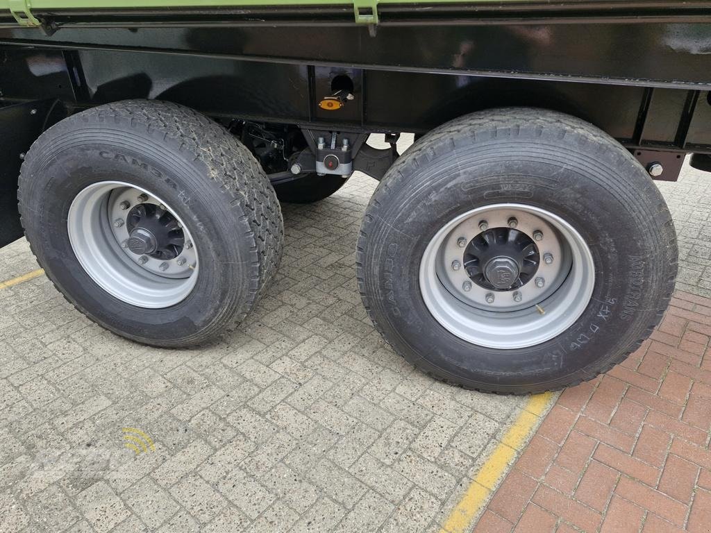 Kipper of the type Fliegl DDK 240 FOX, Neumaschine in Aurich (Picture 11)