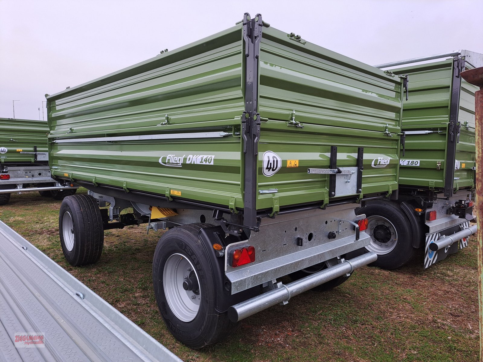 Kipper des Typs Fliegl DK 140, Neumaschine in Rottenburg a.d. Laaber (Bild 2)