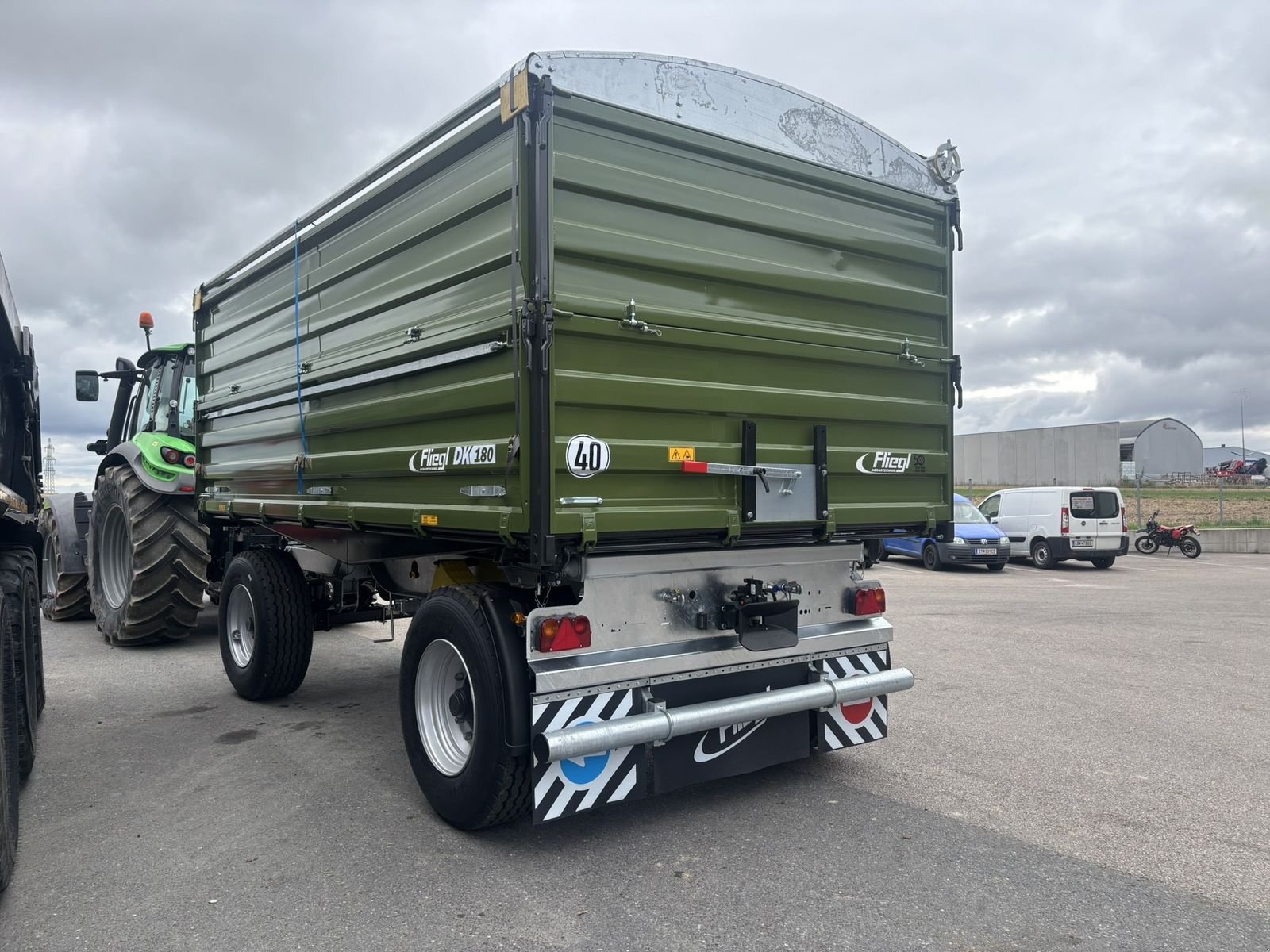 Kipper of the type Fliegl DK 180 MAXUM FOX, Neumaschine in Göpfritz (Picture 7)