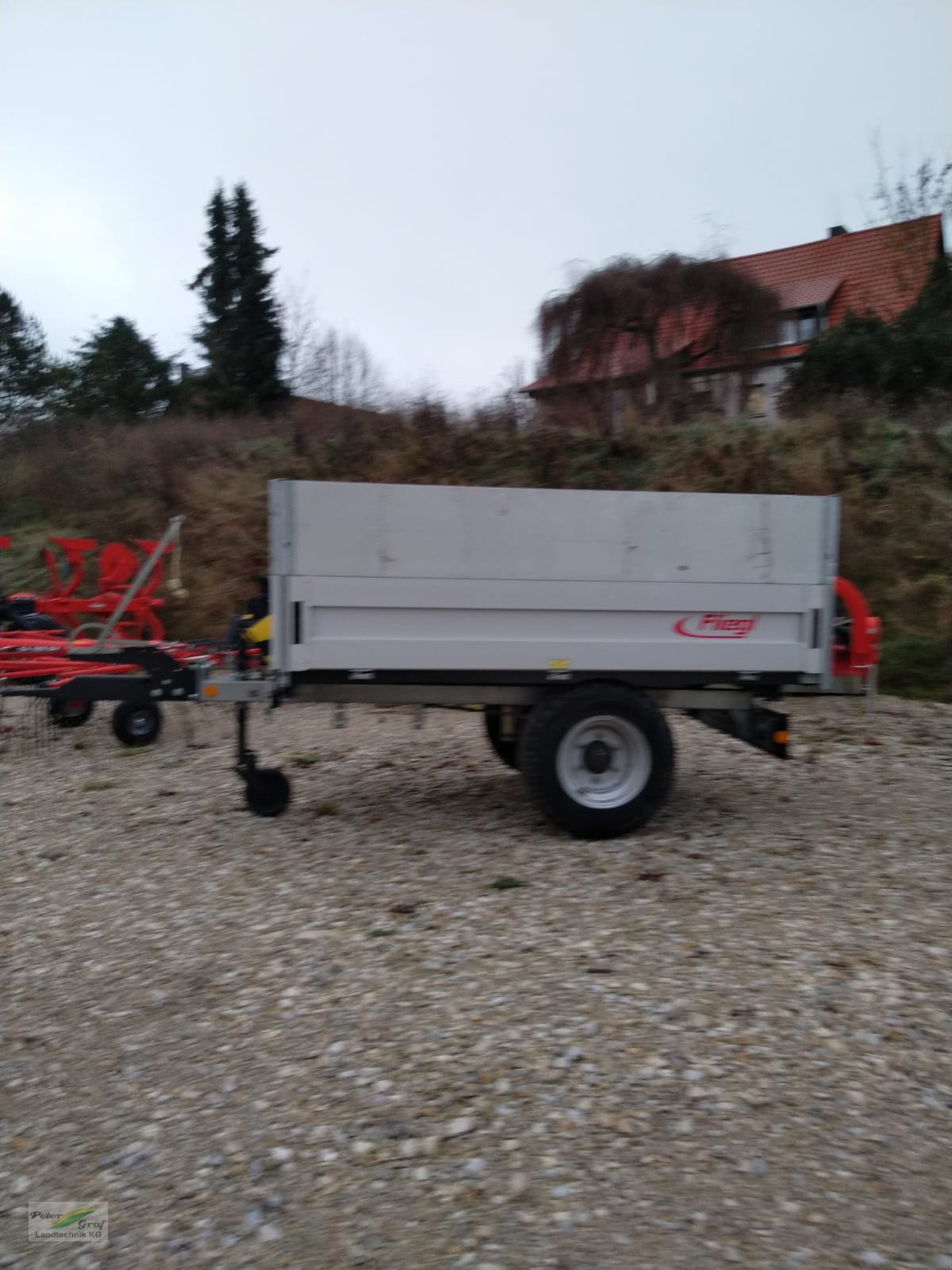 Kipper des Typs Fliegl EDK 25, Neumaschine in Pegnitz-Bronn (Bild 1)