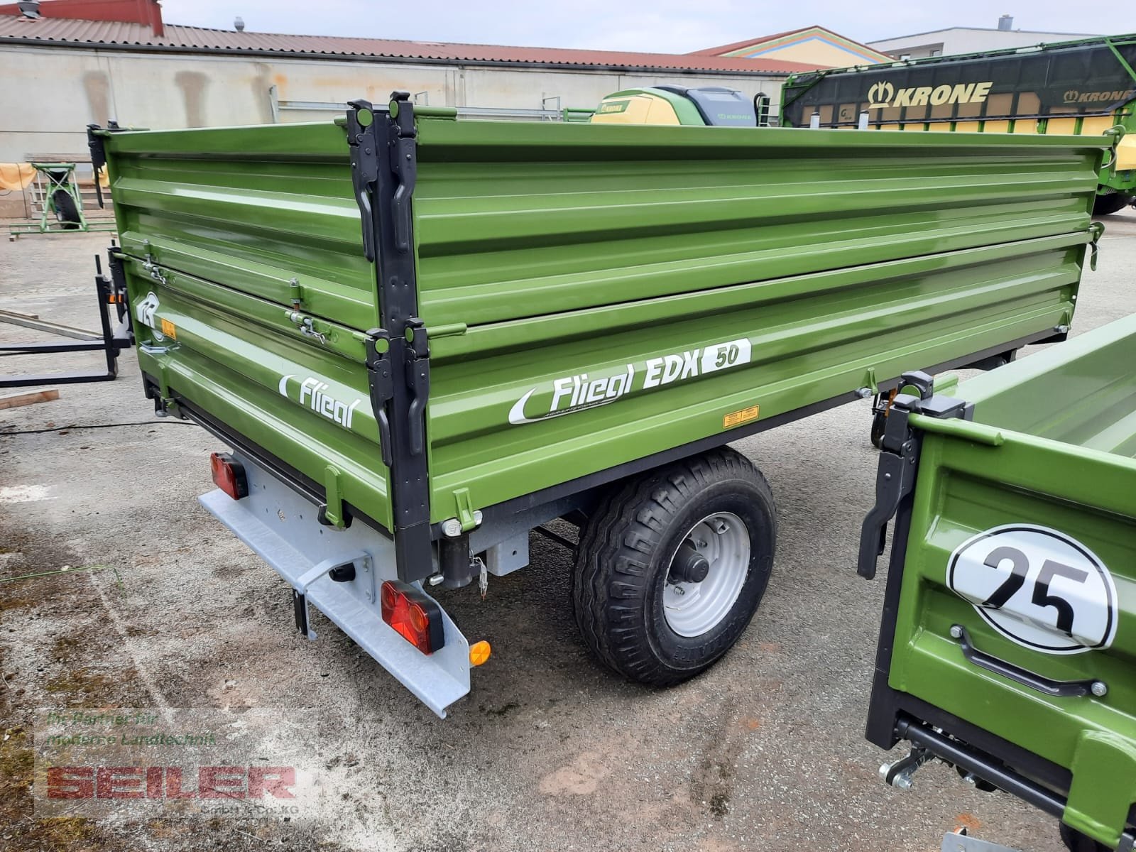 Kipper of the type Fliegl EDK 50 FOX, Neumaschine in Ansbach (Picture 7)