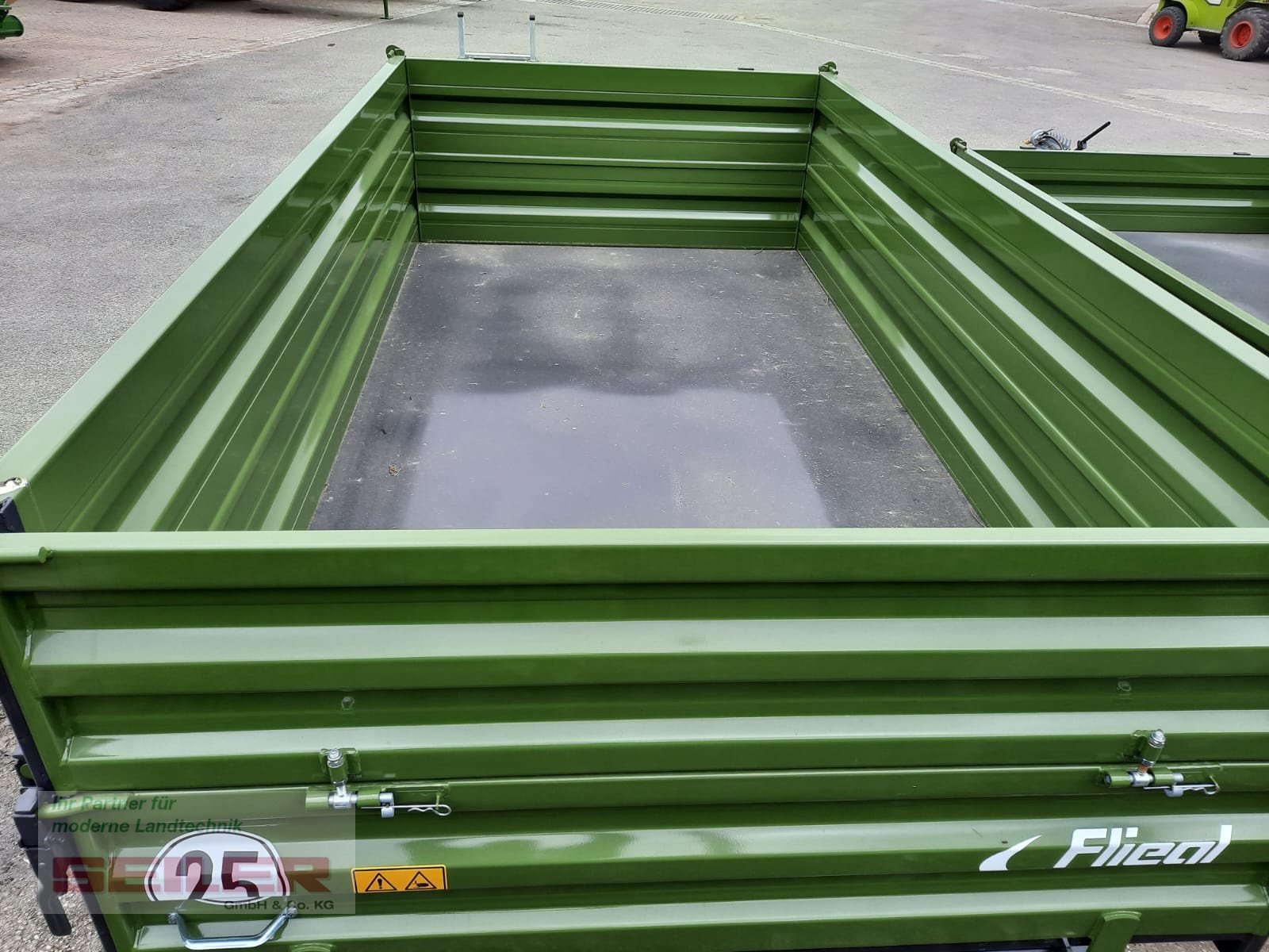 Kipper of the type Fliegl EDK 50 FOX, Neumaschine in Ansbach (Picture 9)