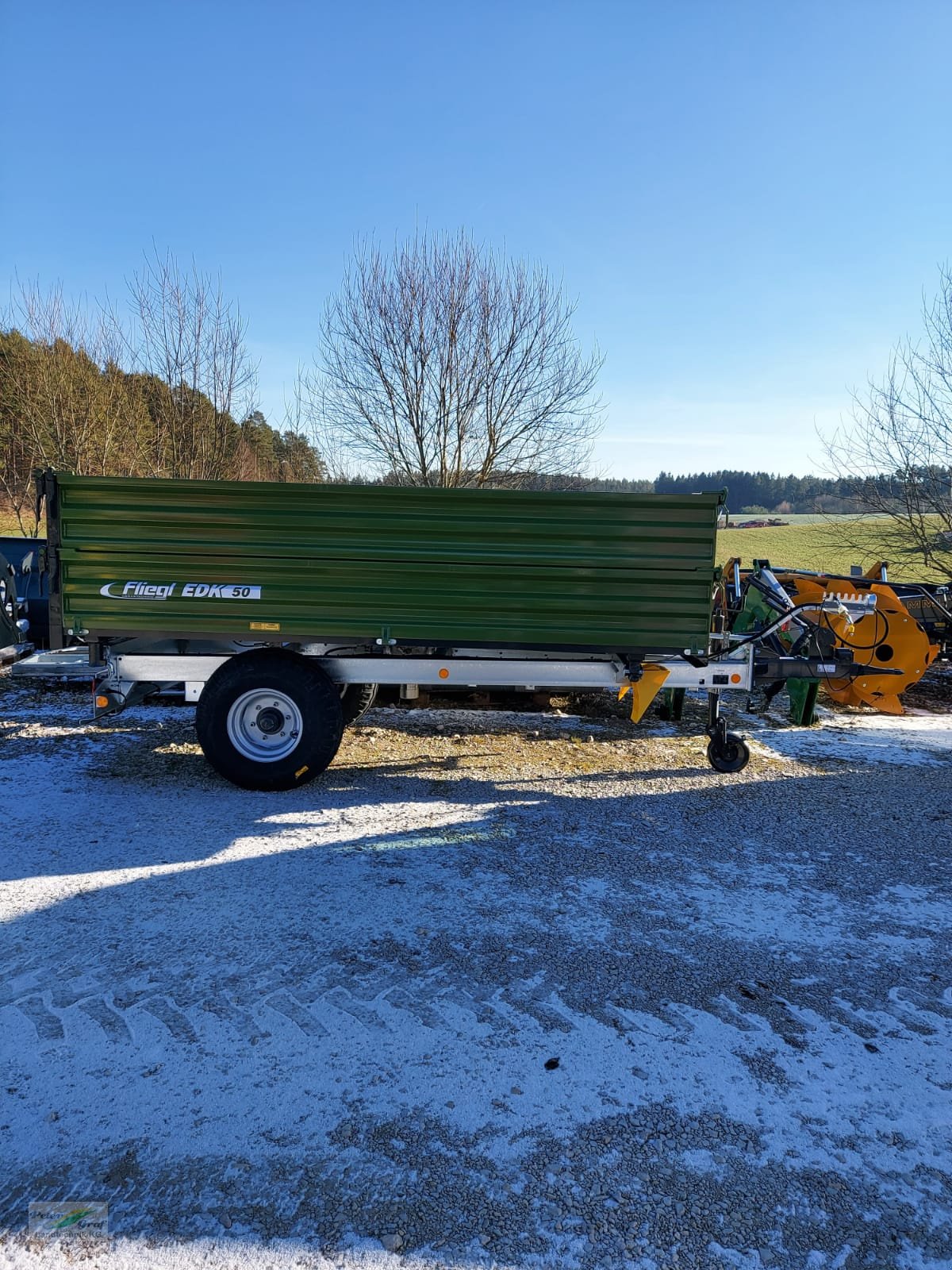 Kipper of the type Fliegl EDK 50, Neumaschine in Pegnitz-Bronn (Picture 1)