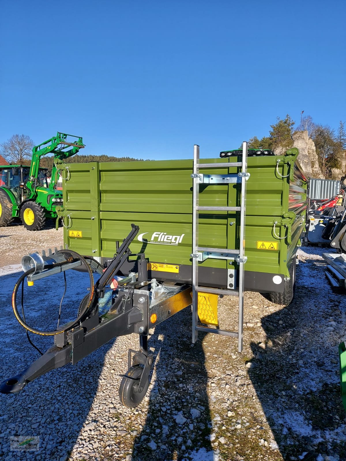 Kipper of the type Fliegl EDK 50, Neumaschine in Pegnitz-Bronn (Picture 3)