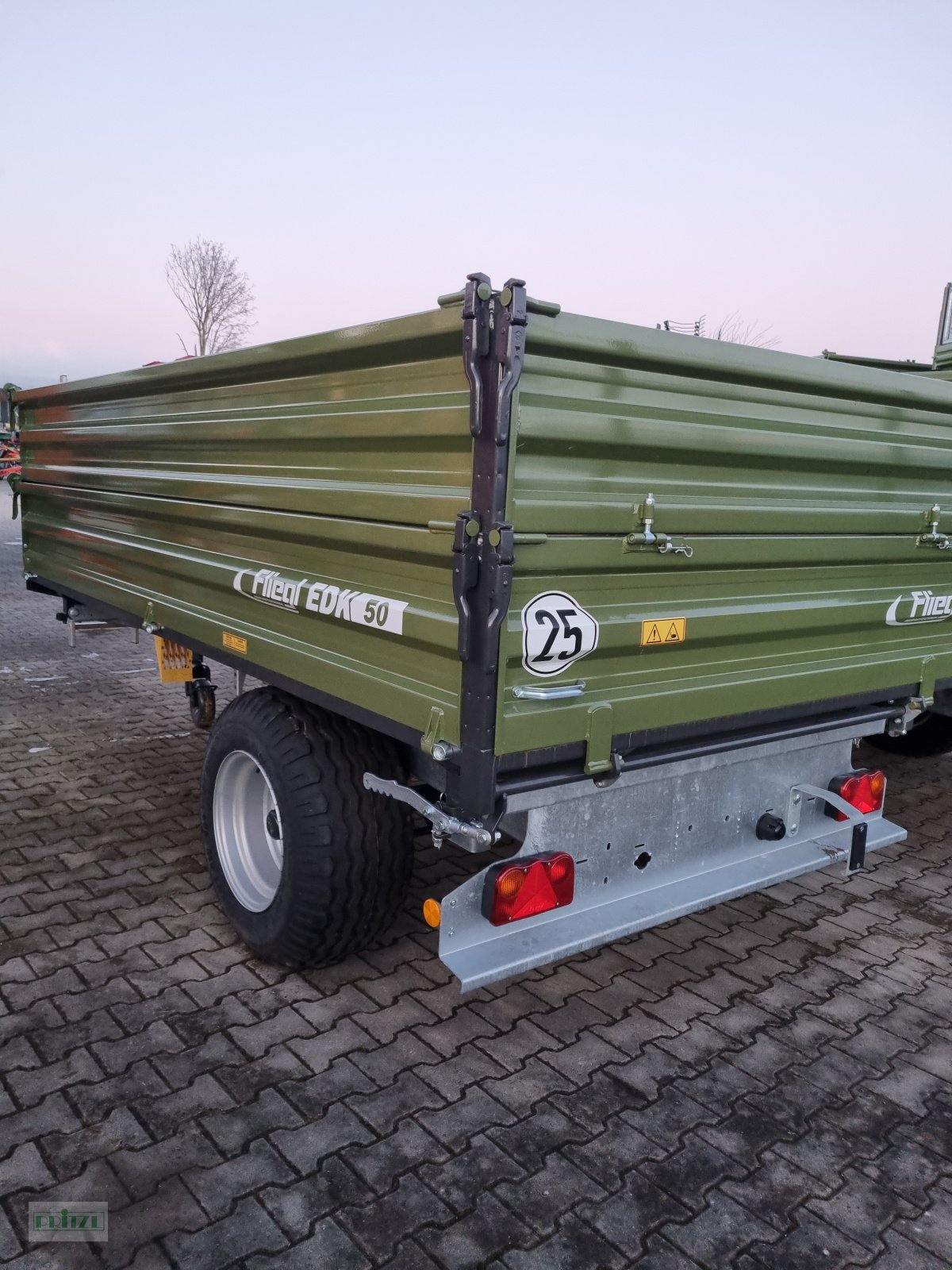 Kipper Türe ait Fliegl EDK 50, Neumaschine içinde Bruckmühl (resim 2)