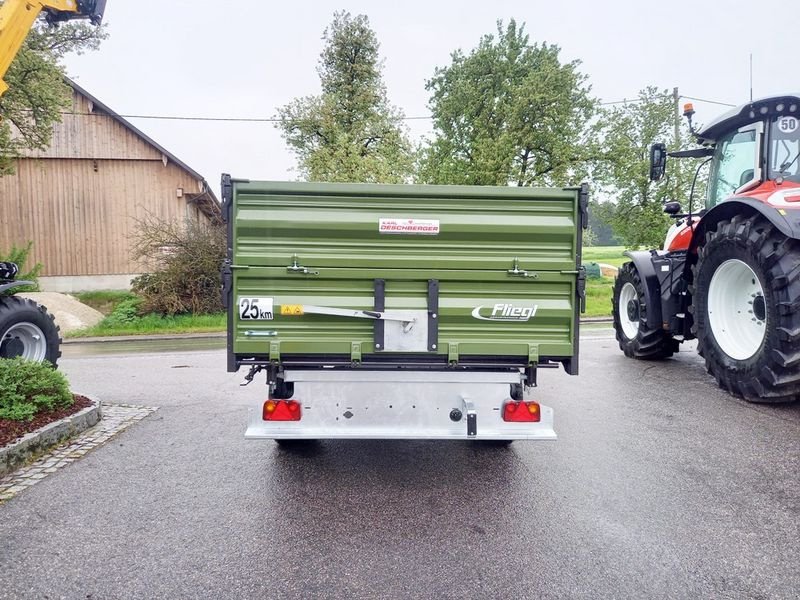 Kipper of the type Fliegl EDK 60 FOX Einachs-3-Seitenkipper, Neumaschine in St. Marienkirchen (Picture 10)