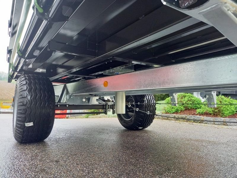 Kipper of the type Fliegl EDK 60 FOX Einachs-3-Seitenkipper, Neumaschine in St. Marienkirchen (Picture 11)