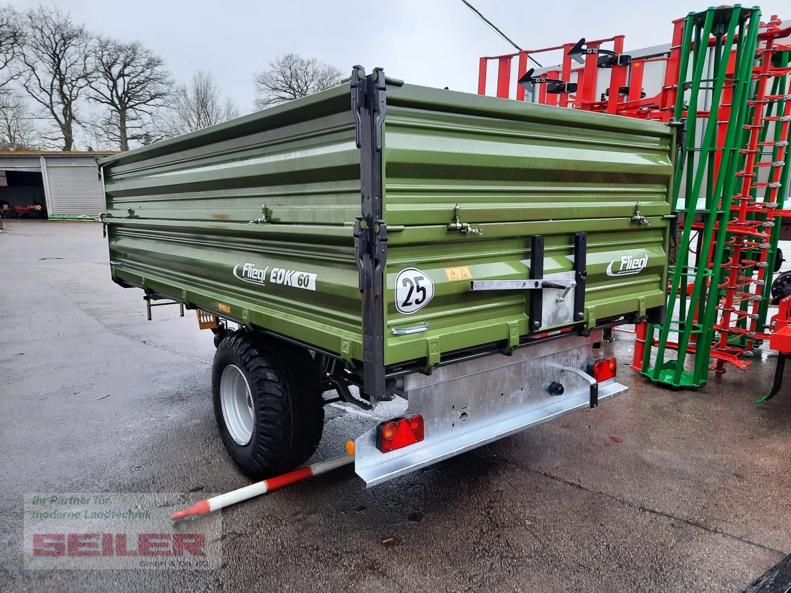 Kipper des Typs Fliegl EDK 60 FOX, Neumaschine in Ansbach (Bild 3)