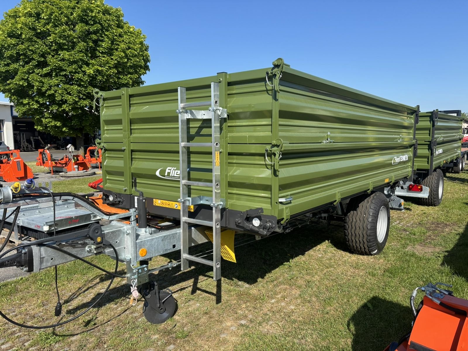 Kipper of the type Fliegl EDK 60 Fox, Neumaschine in Göpfritz (Picture 4)