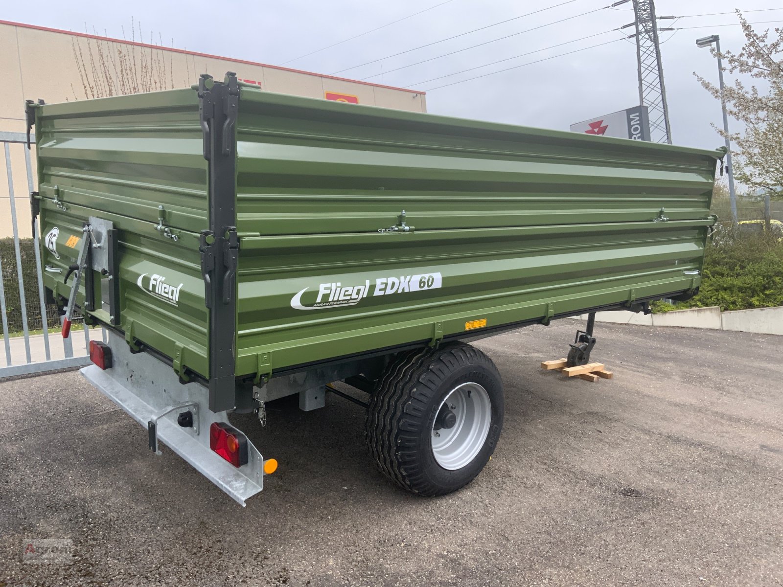 Kipper des Typs Fliegl EDK 60, Neumaschine in Herrenberg-Gültstein (Bild 5)