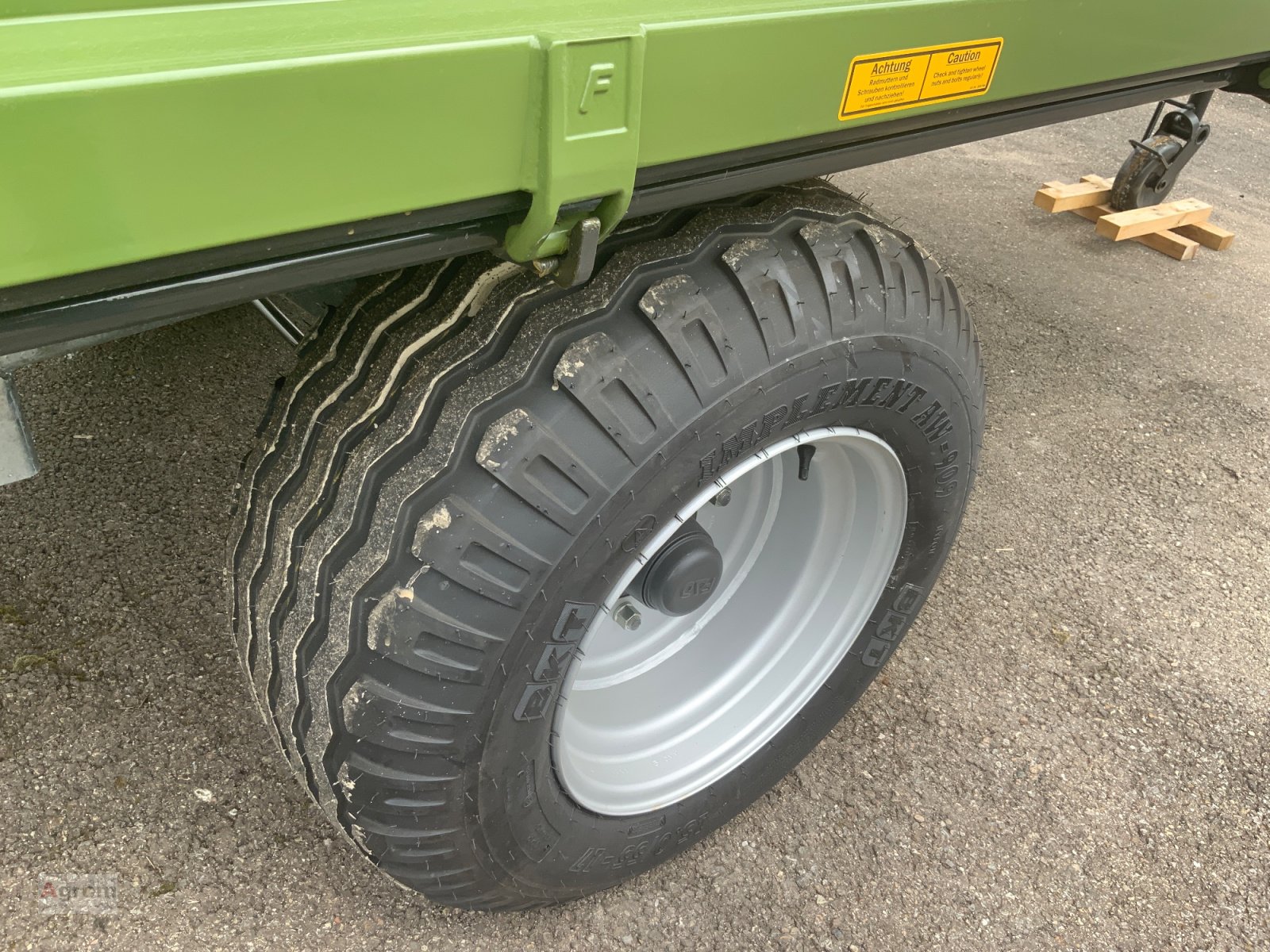 Kipper des Typs Fliegl EDK 60, Neumaschine in Herrenberg-Gültstein (Bild 6)