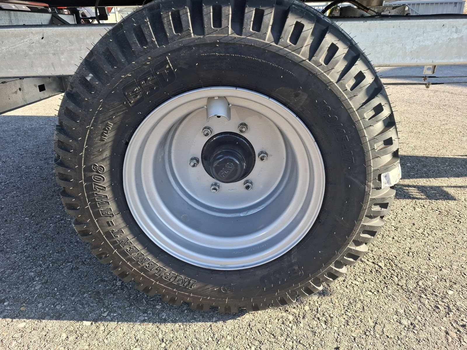 Kipper tipa Fliegl EDK 70, Neumaschine u Saxen (Slika 12)