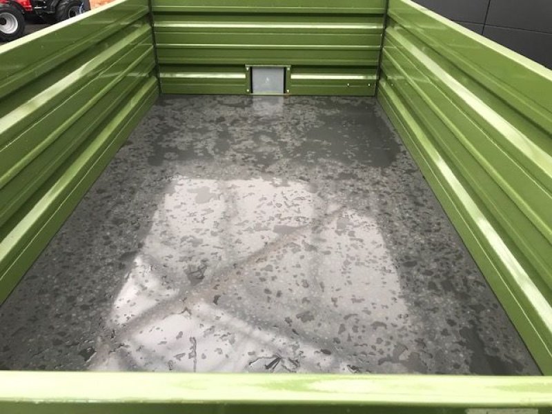 Kipper des Typs Fliegl Einachs-Dreiseitenkipper EDK 50 Fox 5,5to, Neumaschine in Tamsweg (Bild 16)