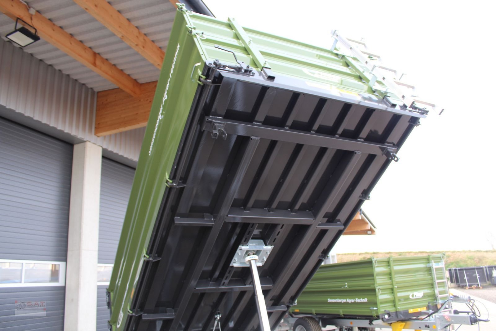 Kipper Türe ait Fliegl Einachs-Dreiseitenkipper EDK 60 FOX, Neumaschine içinde Eberschwang (resim 14)