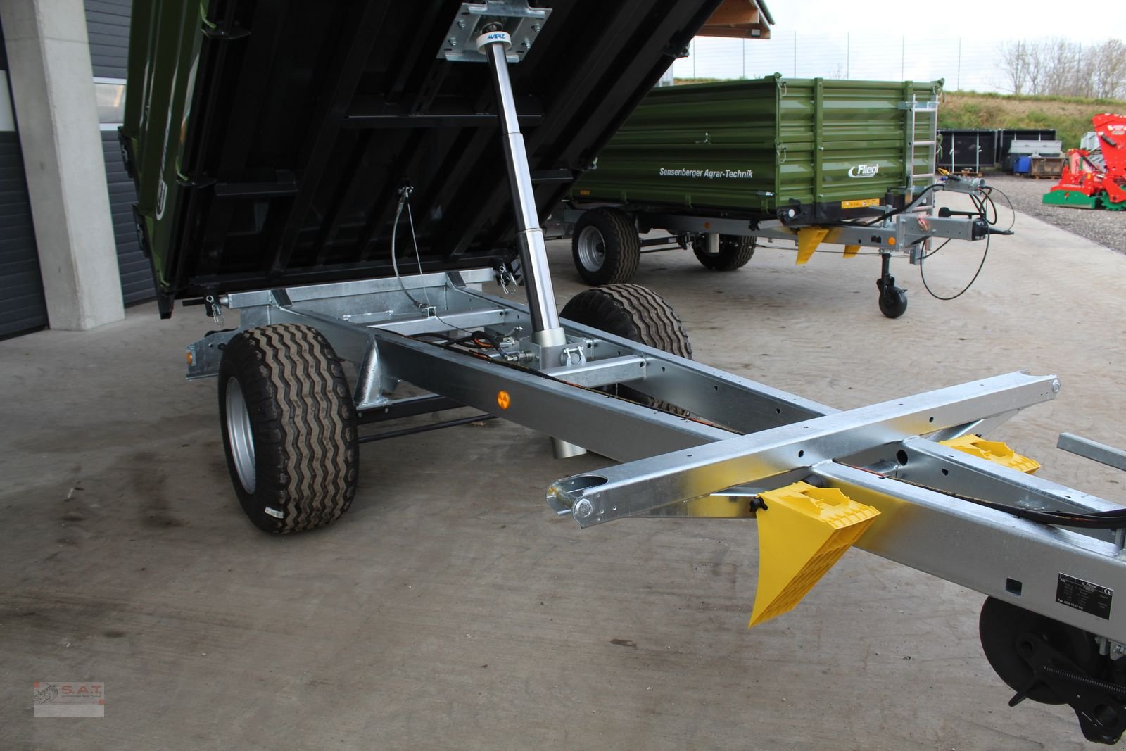 Kipper Türe ait Fliegl Einachs-Dreiseitenkipper EDK 60 FOX, Neumaschine içinde Eberschwang (resim 13)