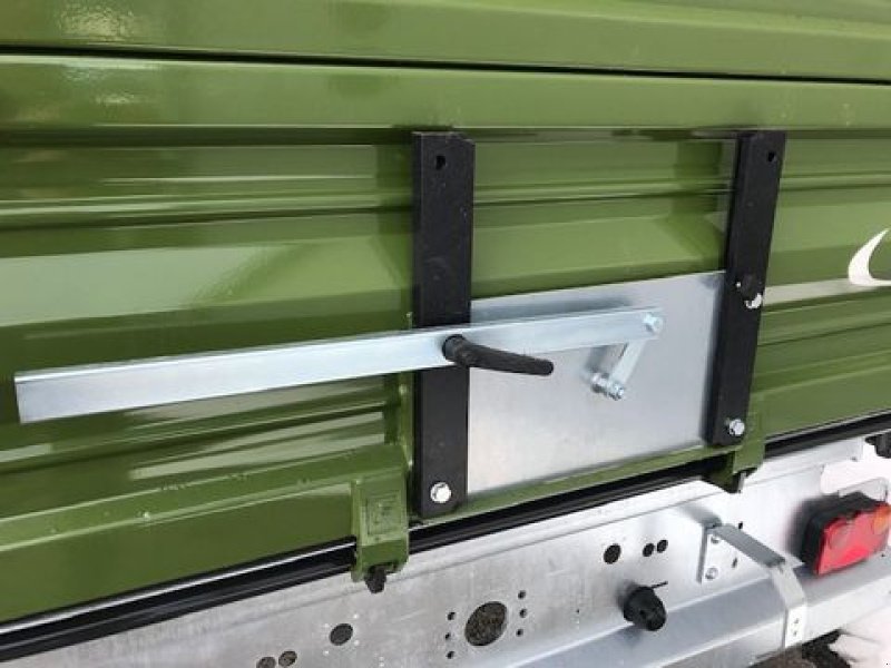 Kipper van het type Fliegl Einachs-Dreiseitenkipper EDK 70 Fox 4,00x2,22m, Neumaschine in Tamsweg (Foto 16)