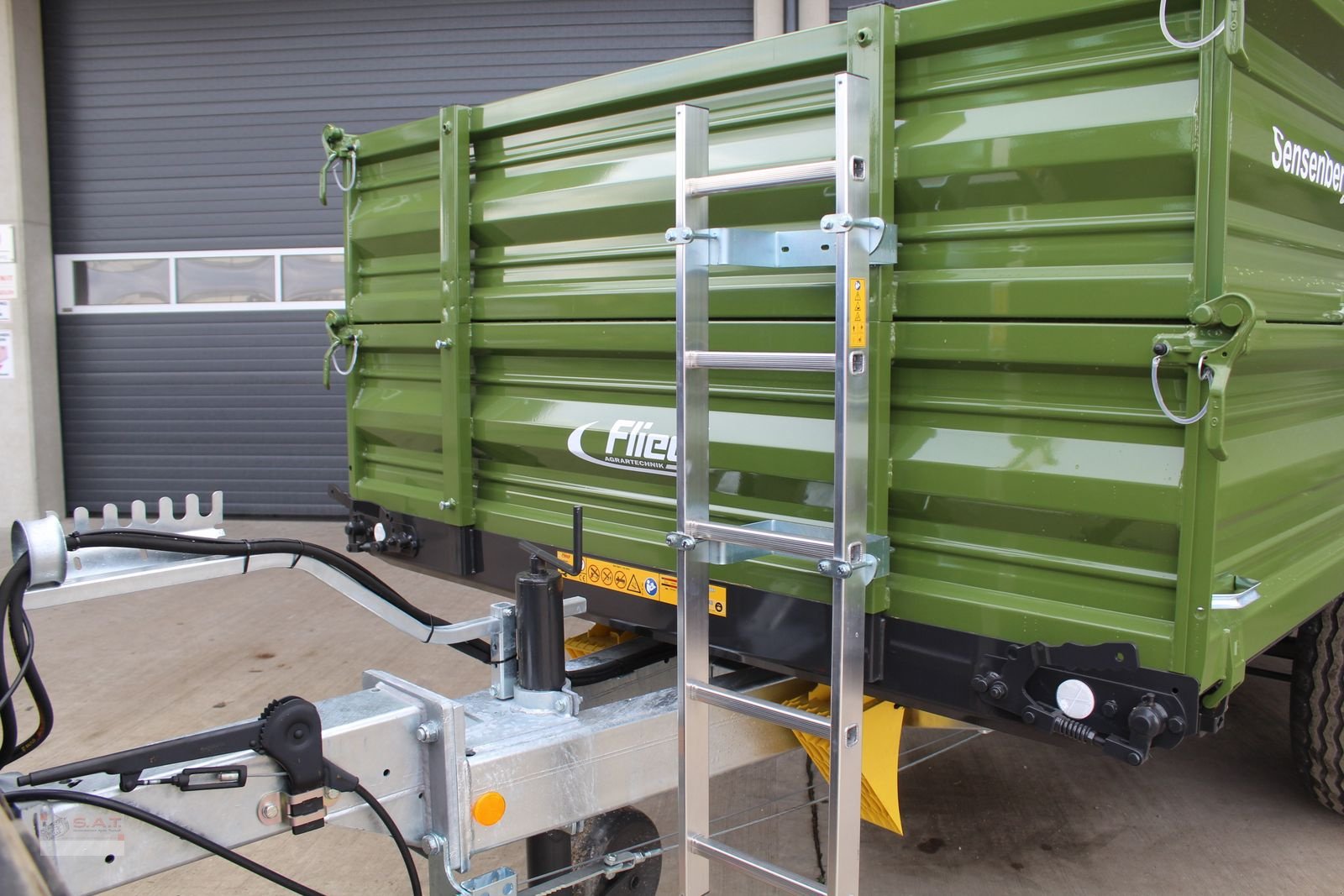 Kipper Türe ait Fliegl Einachs-Dreiseitenkipper EDK 70 Fox, Neumaschine içinde Eberschwang (resim 23)