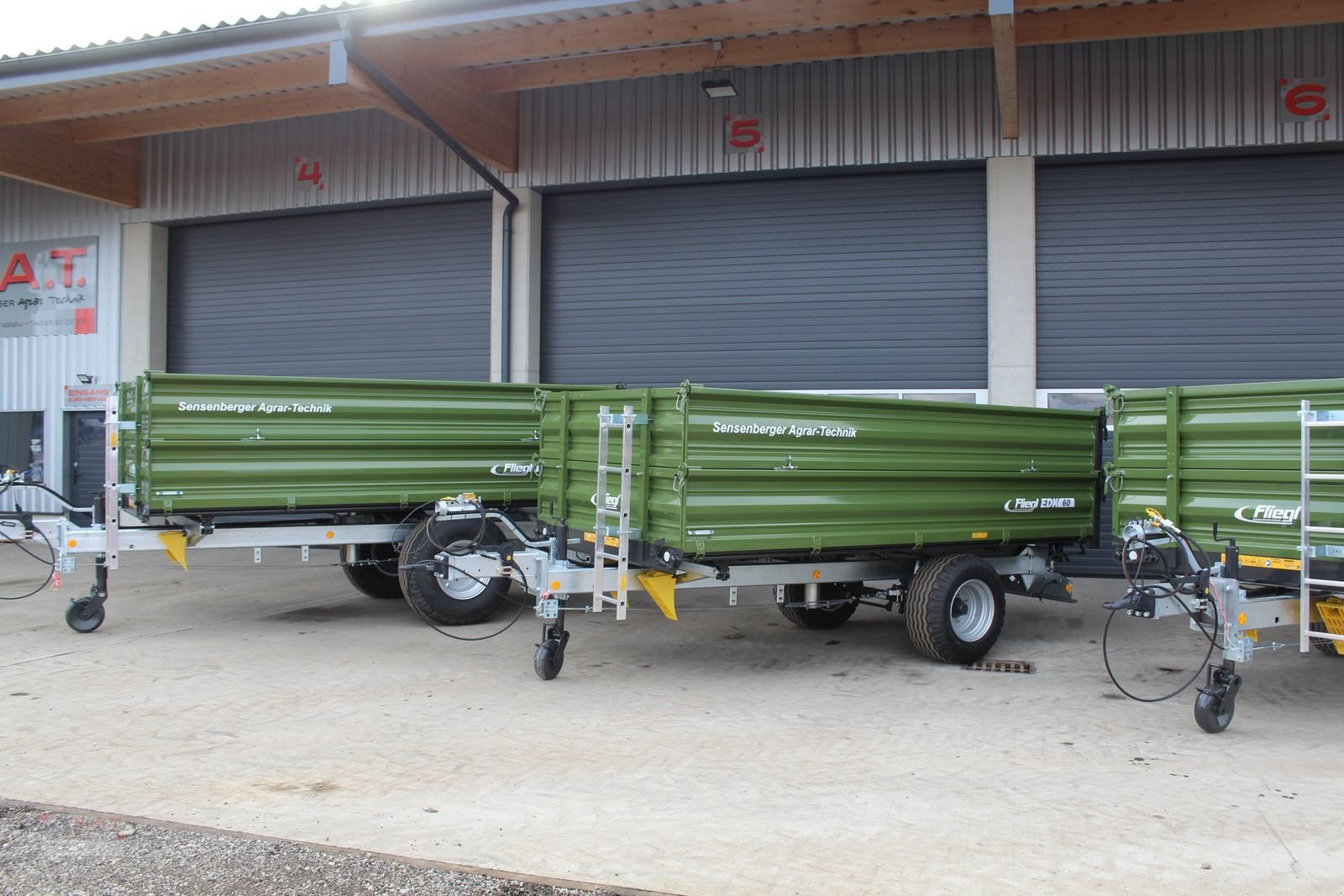 Kipper Türe ait Fliegl Einachs-Dreiseitenkipper EDK 70 Fox, Neumaschine içinde Eberschwang (resim 30)