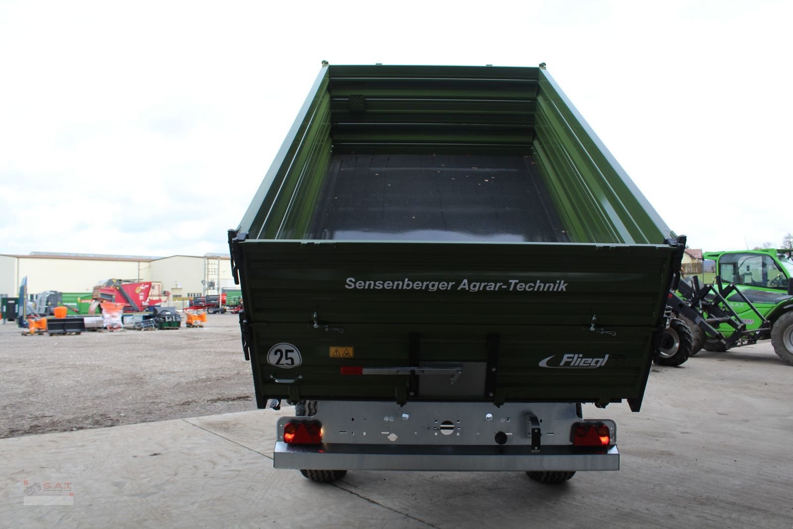 Kipper Türe ait Fliegl Einachs-Dreiseitenkipper EDK 70 Fox, Neumaschine içinde Eberschwang (resim 12)