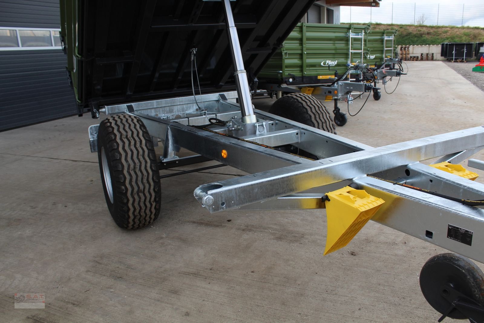 Kipper Türe ait Fliegl Einachs-Dreiseitenkipper EDK 70 Fox, Neumaschine içinde Eberschwang (resim 21)