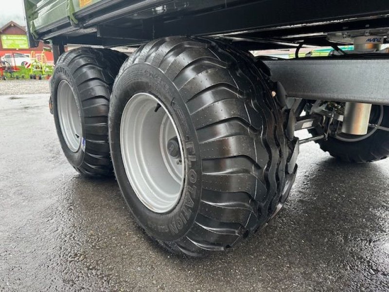 Kipper des Typs Fliegl Tandem-Dreiseitenkipper TDK 80-88 4000mm Brücke, Neumaschine in Tamsweg (Bild 9)