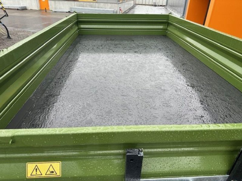 Kipper des Typs Fliegl Tandem-Dreiseitenkipper TDK 80-88 4000mm Brücke, Neumaschine in Tamsweg (Bild 13)