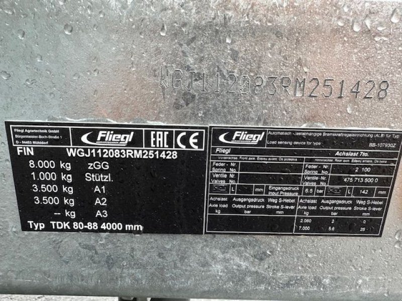 Kipper des Typs Fliegl Tandem-Dreiseitenkipper TDK 80-88 4000mm Brücke, Neumaschine in Tamsweg (Bild 7)