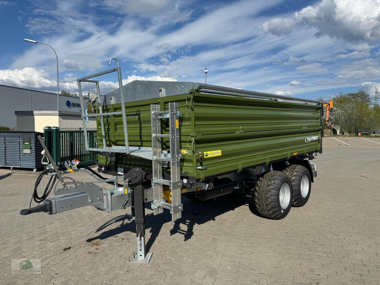 Kipper des Typs Fliegl TDK 100VR Fox Tandem, Neumaschine in Münchberg (Bild 2)