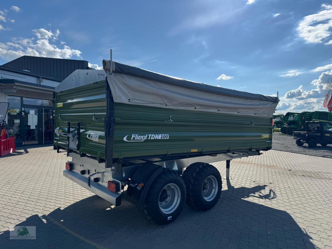 Kipper des Typs Fliegl TDK 100VR Fox Tandem, Neumaschine in Münchberg (Bild 7)