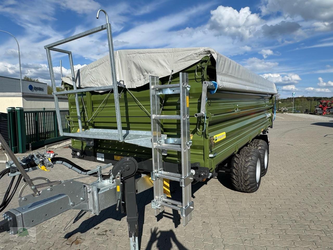 Kipper des Typs Fliegl TDK 100VR Fox Tandem, Neumaschine in Münchberg (Bild 10)