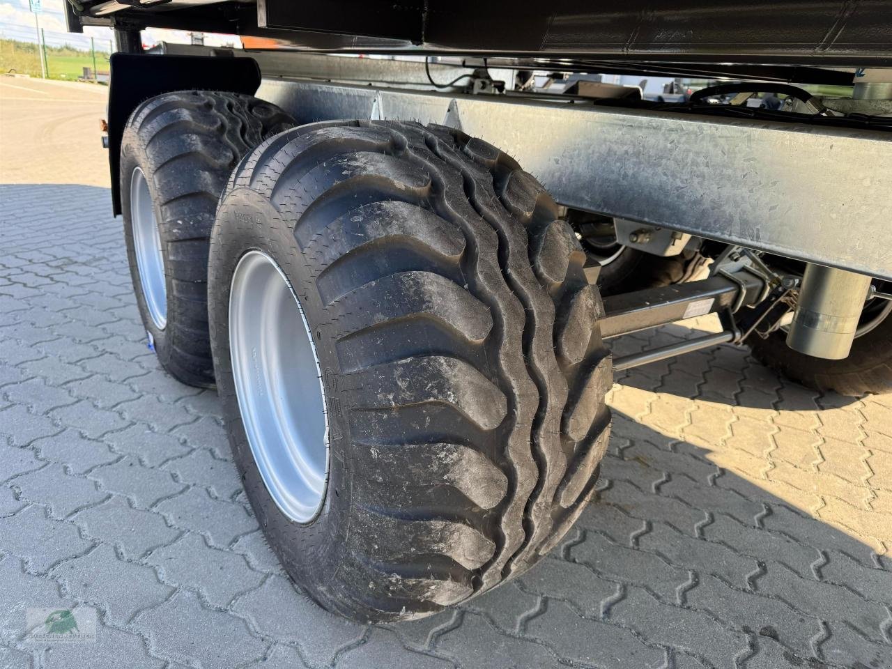 Kipper des Typs Fliegl TDK 100VR Fox Tandem, Neumaschine in Münchberg (Bild 13)