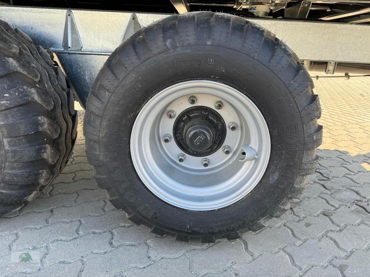 Kipper des Typs Fliegl TDK 100VR Fox Tandem, Neumaschine in Münchberg (Bild 14)