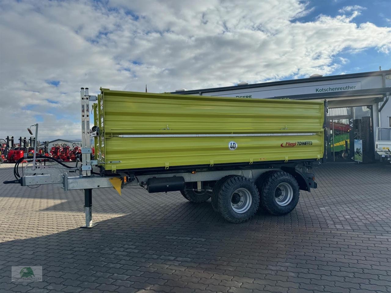 Kipper of the type Fliegl TDK 110-88, Neumaschine in Steinwiesen (Picture 1)