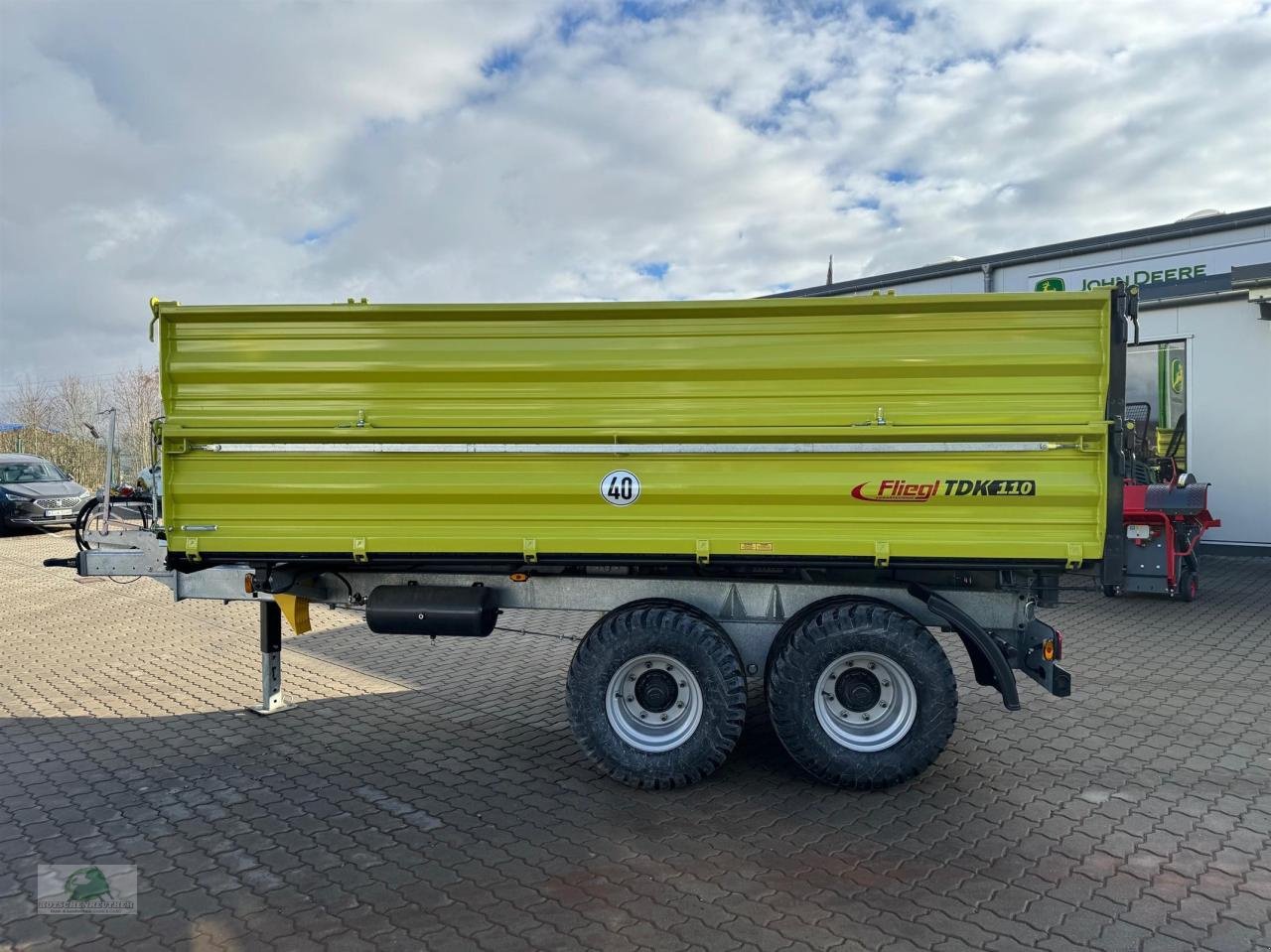 Kipper of the type Fliegl TDK 110-88, Neumaschine in Steinwiesen (Picture 2)