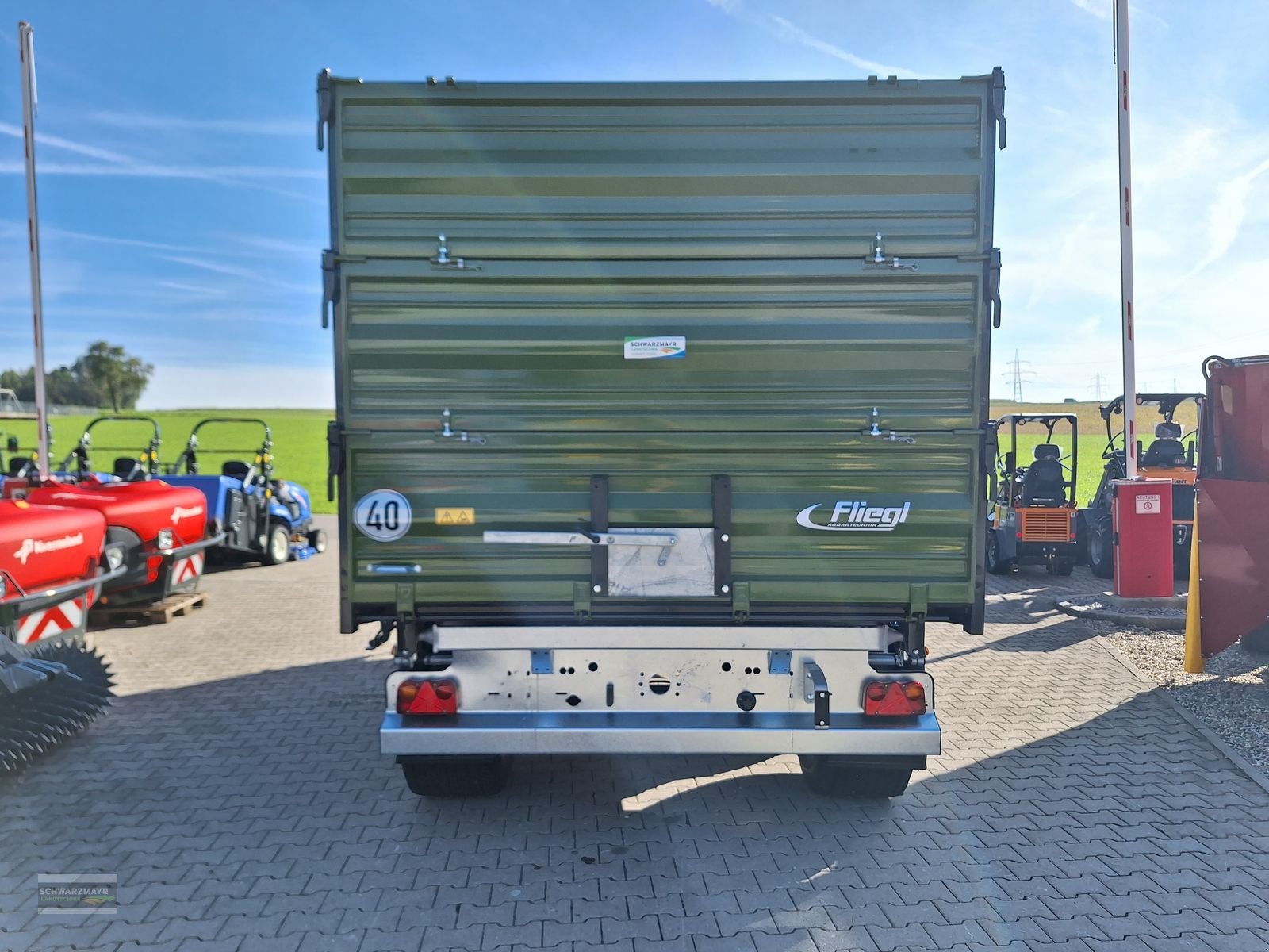 Kipper des Typs Fliegl TDK 140 FOX 3x600, Neumaschine in Aurolzmünster (Bild 4)