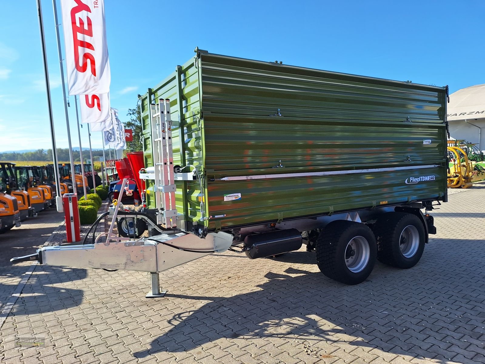 Kipper des Typs Fliegl TDK 140 FOX 3x600, Neumaschine in Aurolzmünster (Bild 7)