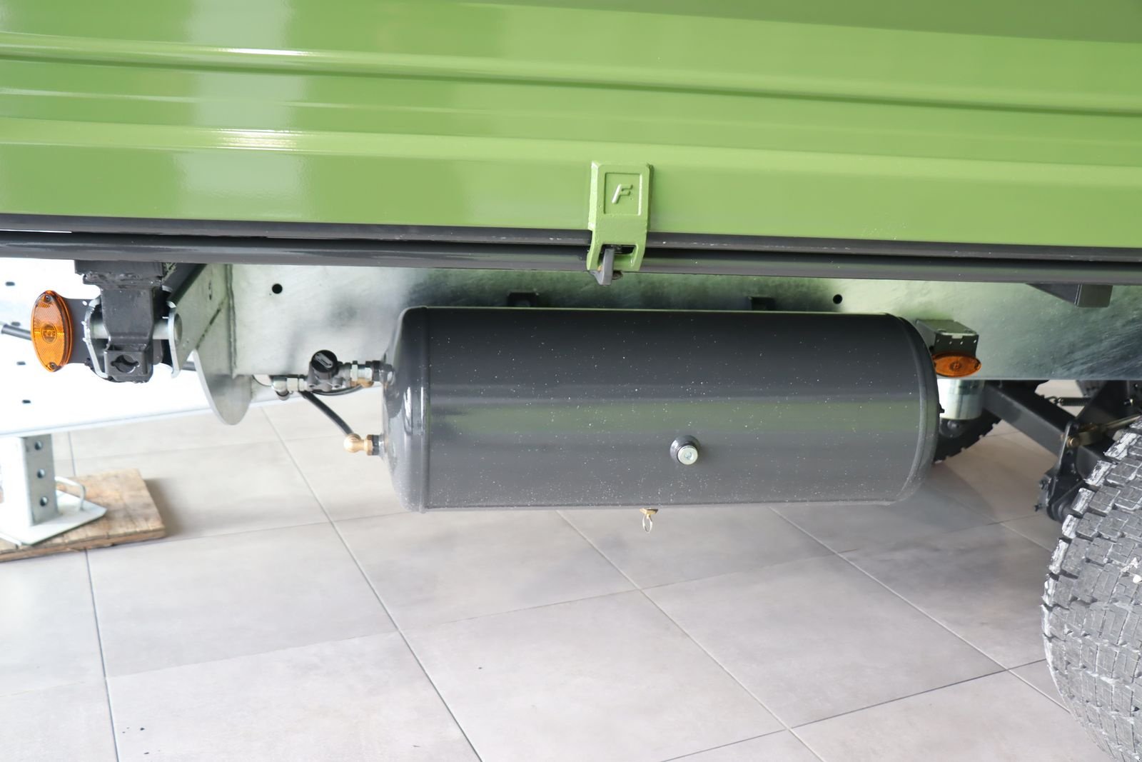 Kipper of the type Fliegl TDK 140 FOX, Neumaschine in Feldkirchen (Picture 19)