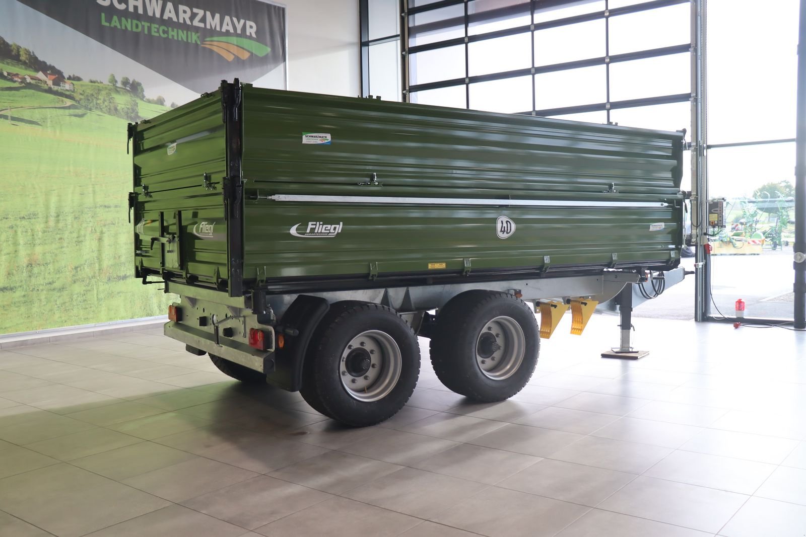 Kipper of the type Fliegl TDK 140 FOX, Neumaschine in Feldkirchen (Picture 4)