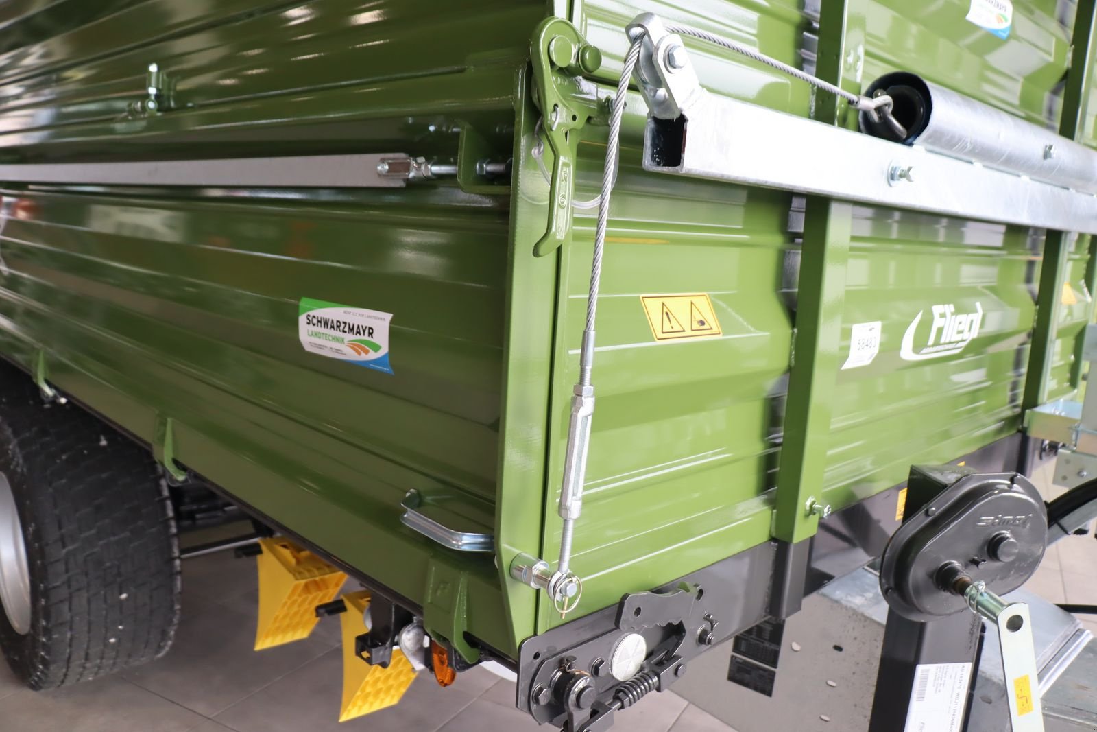 Kipper of the type Fliegl TDK 140 FOX, Neumaschine in Feldkirchen (Picture 16)