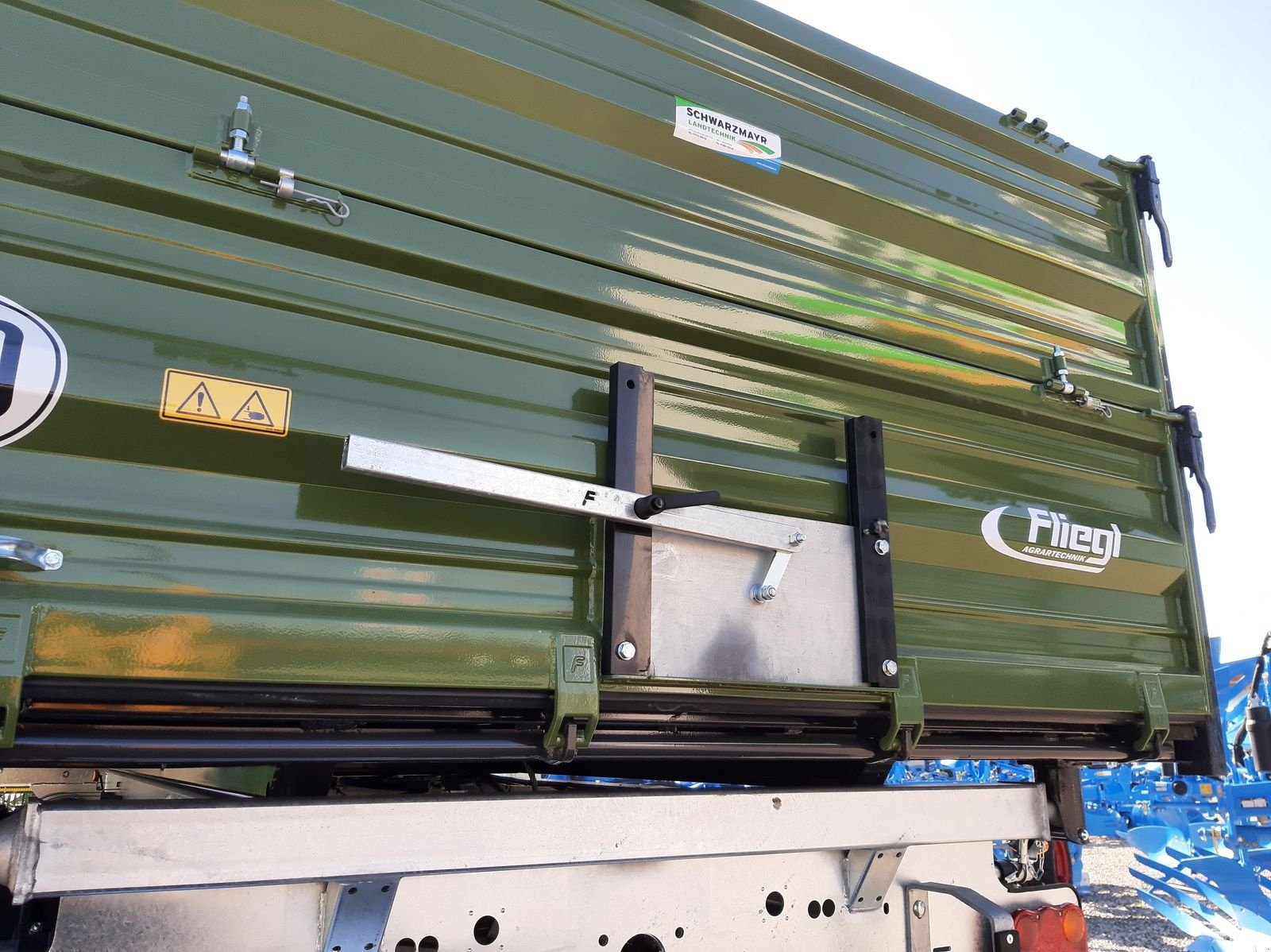 Kipper Türe ait Fliegl TDK 140 FOX, Vorführmaschine içinde Schlitters (resim 15)