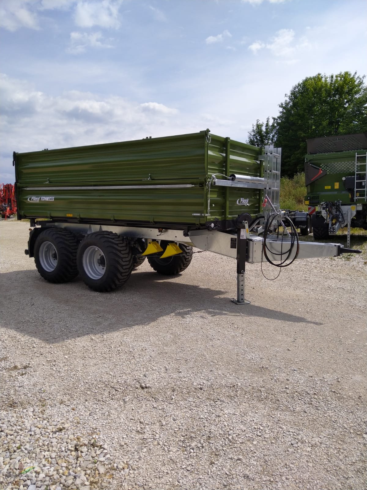 Kipper des Typs Fliegl TDK 140 Profi, Neumaschine in Pegnitz-Bronn (Bild 3)