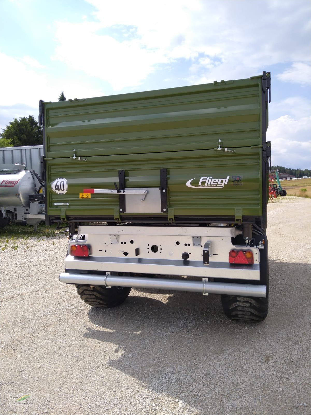 Kipper des Typs Fliegl TDK 140 Profi, Neumaschine in Pegnitz-Bronn (Bild 5)