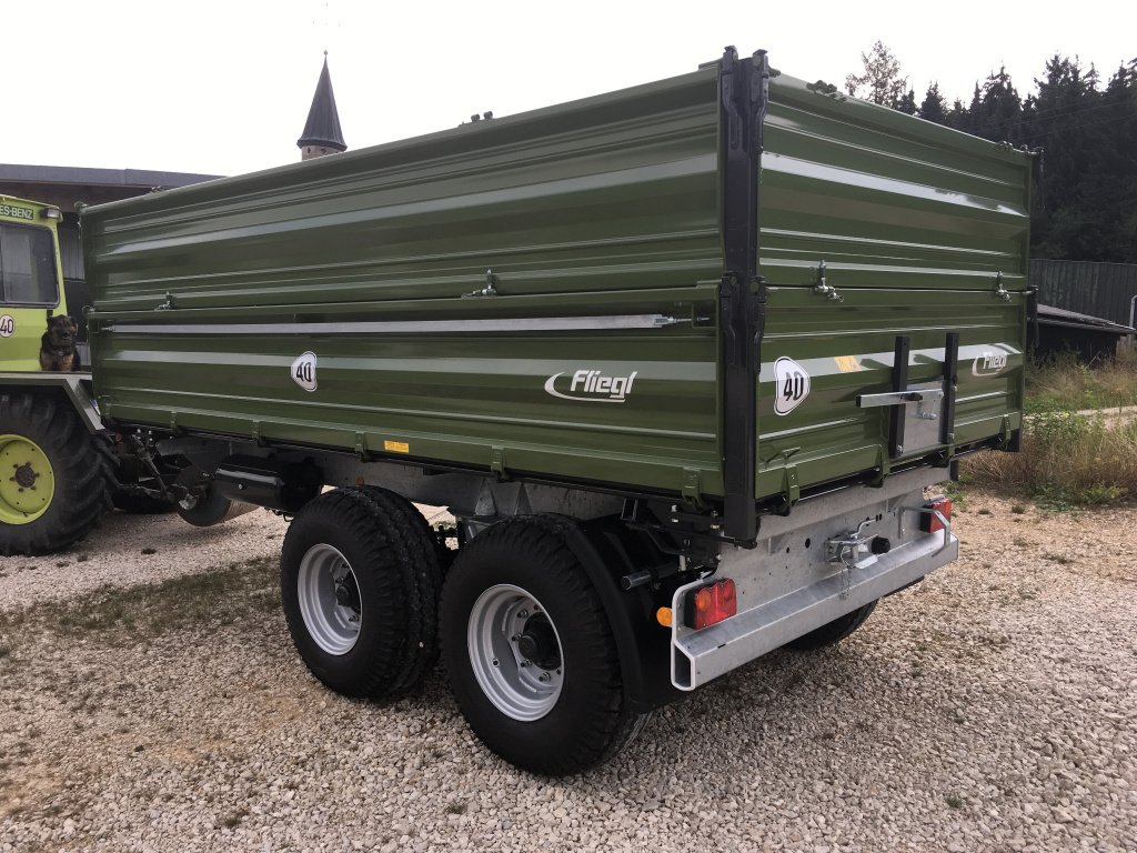 Kipper des Typs Fliegl TDK 140, Neumaschine in Rennertshofen (Bild 3)