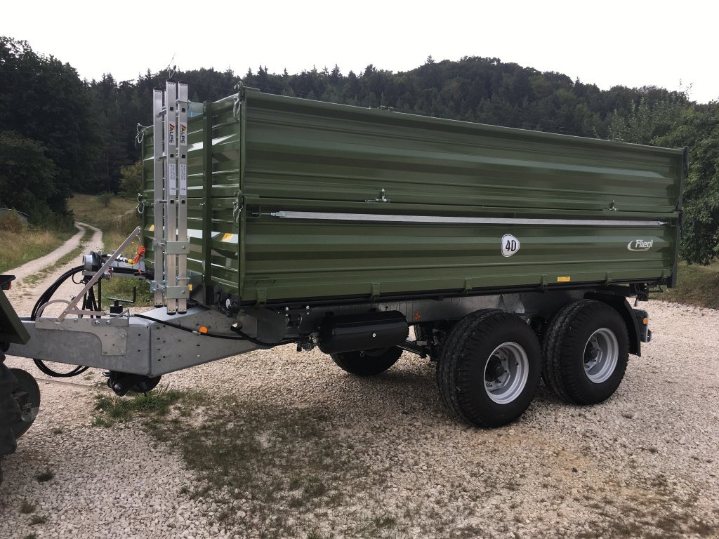 Kipper des Typs Fliegl TDK 140, Neumaschine in Rennertshofen (Bild 4)