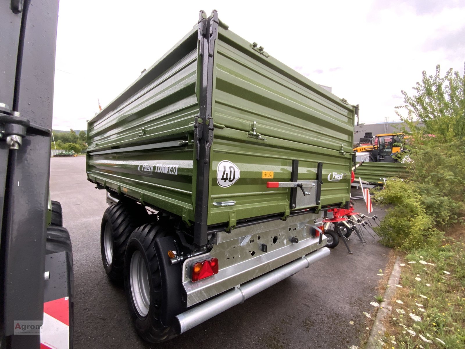 Kipper of the type Fliegl TDK 140, Neumaschine in Herrenberg-Gültstein (Picture 4)
