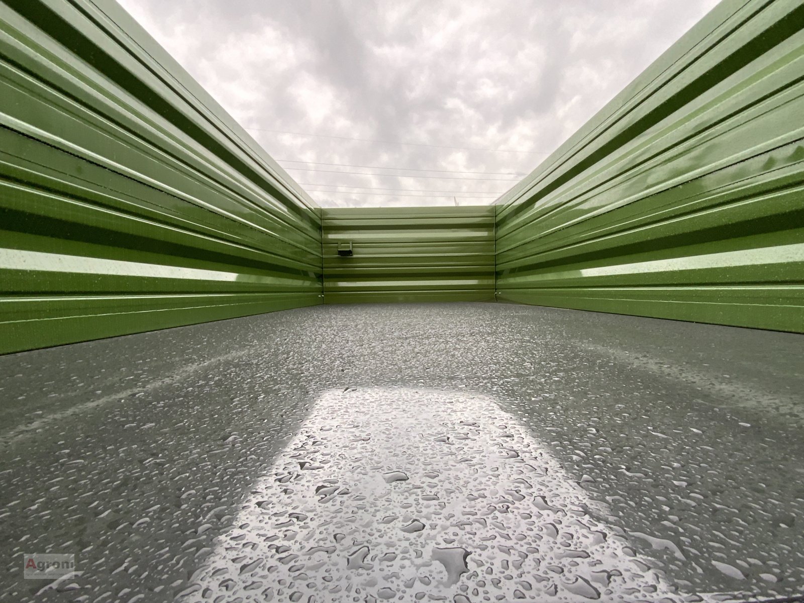 Kipper of the type Fliegl TDK 140, Neumaschine in Herrenberg-Gültstein (Picture 5)