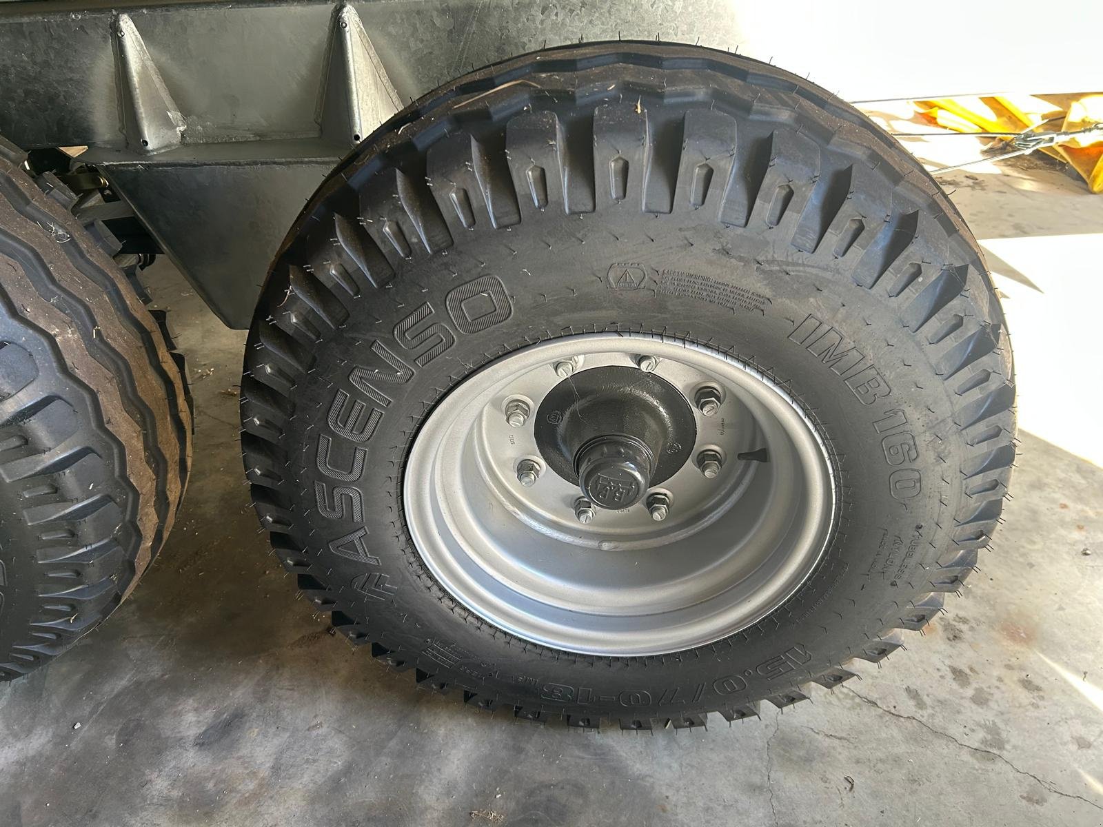 Kipper des Typs Fliegl TDK 140, Neumaschine in Furth im Wald (Bild 2)