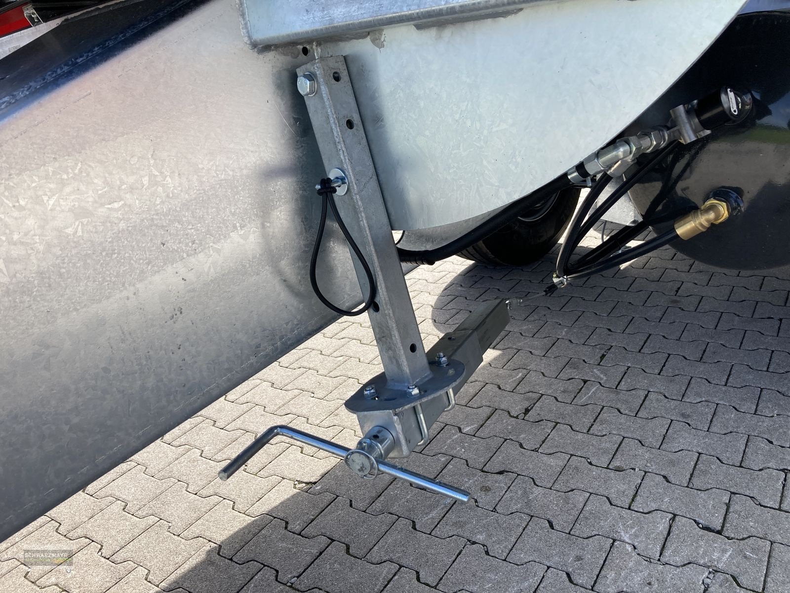 Kipper of the type Fliegl TDK 200 FOX, Neumaschine in Aurolzmünster (Picture 14)