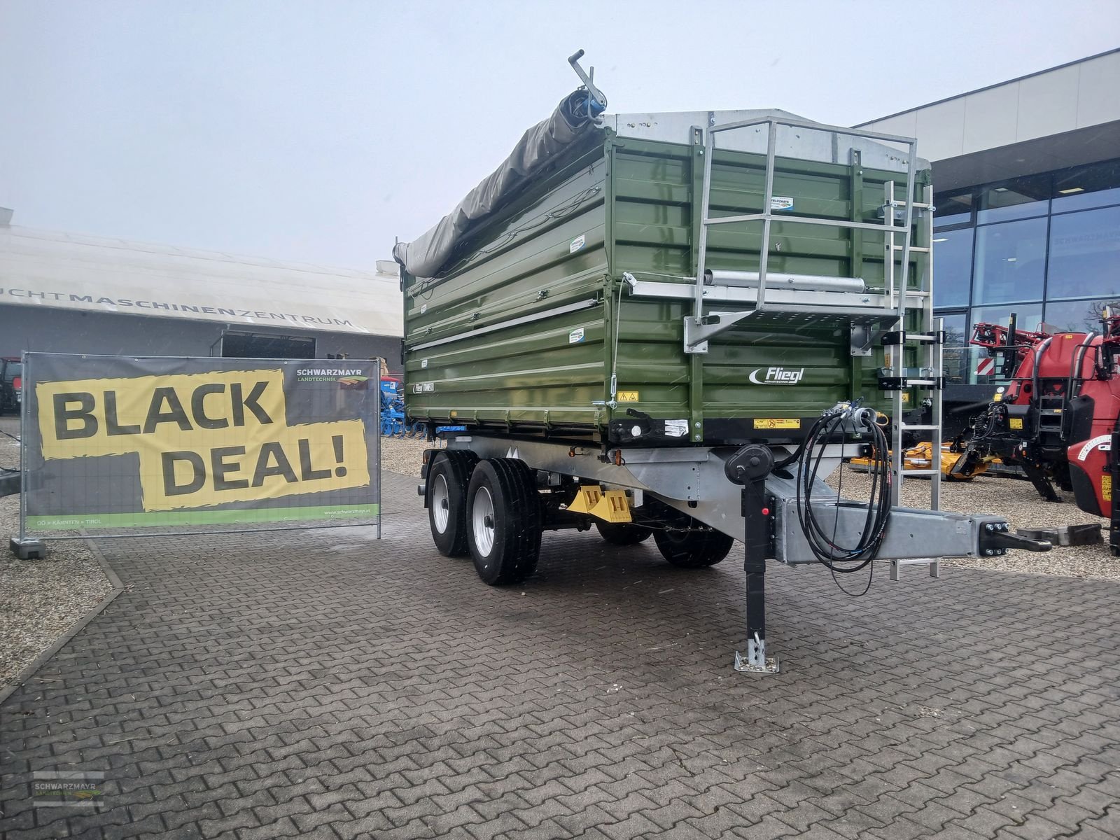 Kipper of the type Fliegl TDK 200 FOX, Neumaschine in Aurolzmünster (Picture 1)